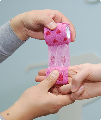 নমনীয় মোড়ানো স্ব আঠালো ব্যান্ডেজ